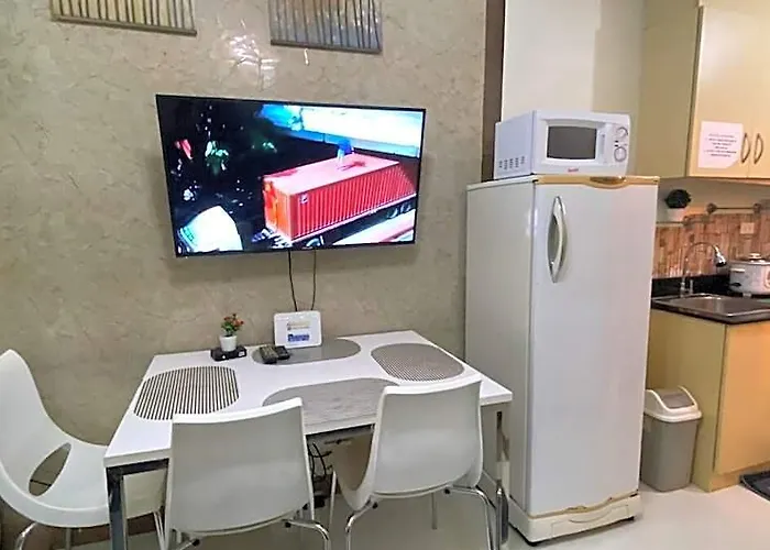 Chateau Elysee 2-1br Near Airport,bar,resto 호텔