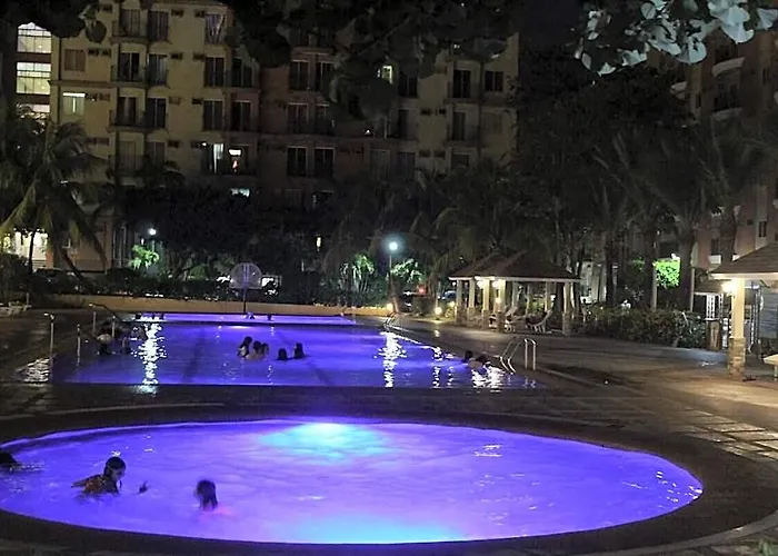 Chateau Elysee 2-1br Near Airport,bar,resto 호텔 3*